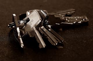 Prêt à usage logement : héberger un gardien sans bail